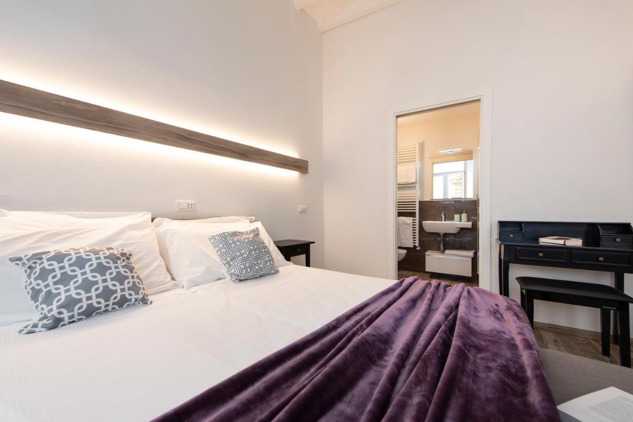 Istay - Zannetti Florence Luaran gambar