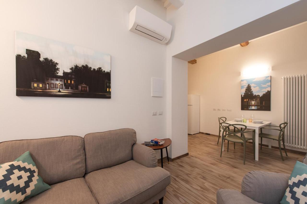 Istay - Zannetti Florence Luaran gambar