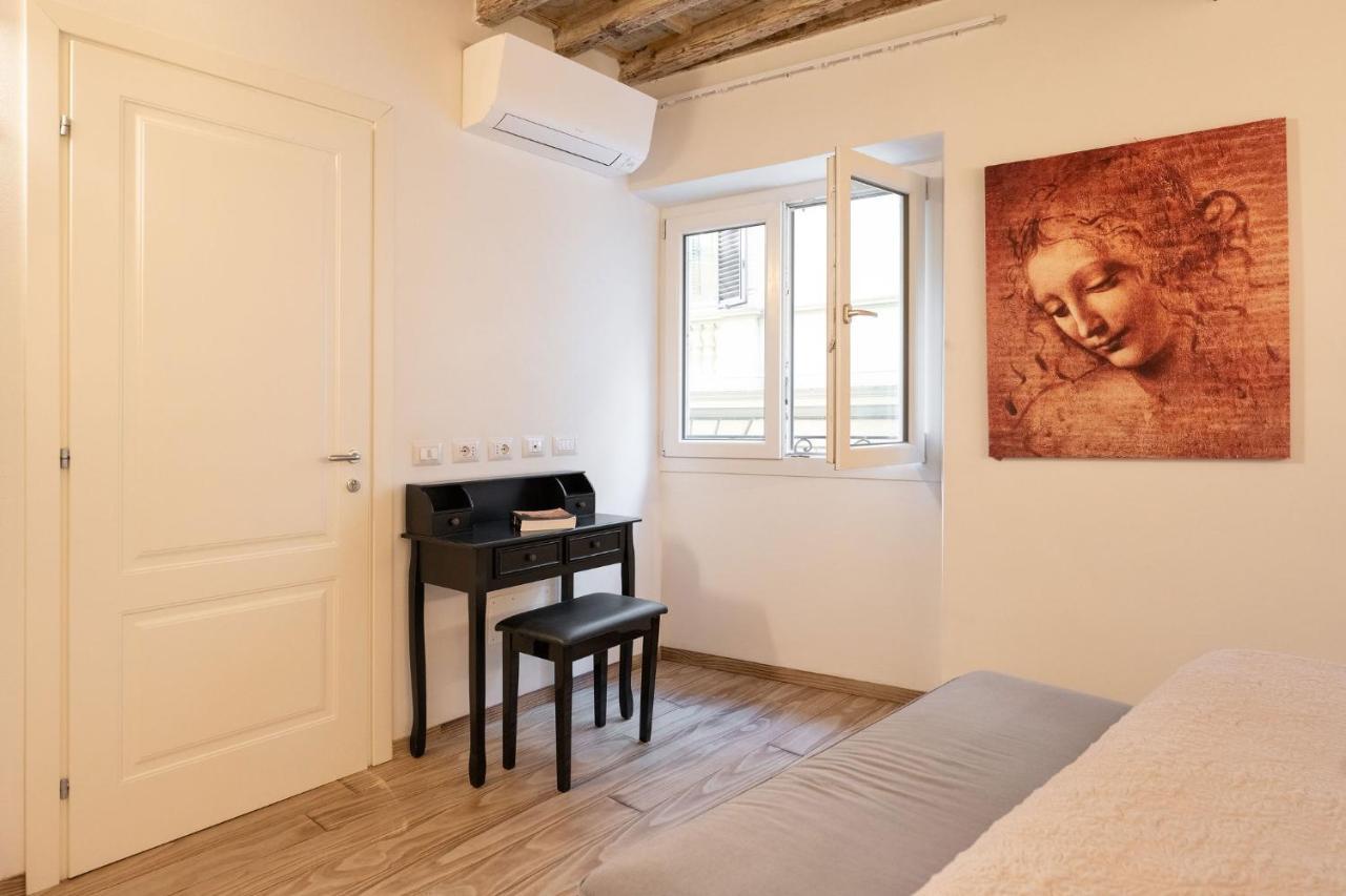 Istay - Zannetti Florence Luaran gambar
