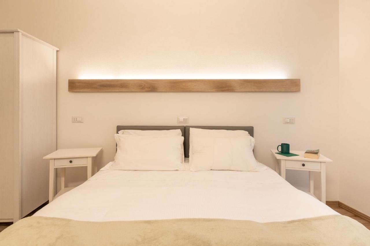 Istay - Zannetti Florence Luaran gambar