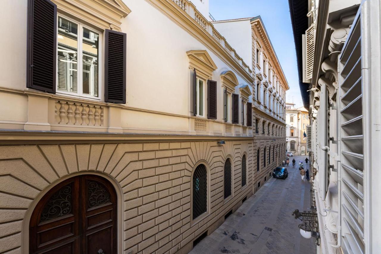 Istay - Zannetti Florence Luaran gambar