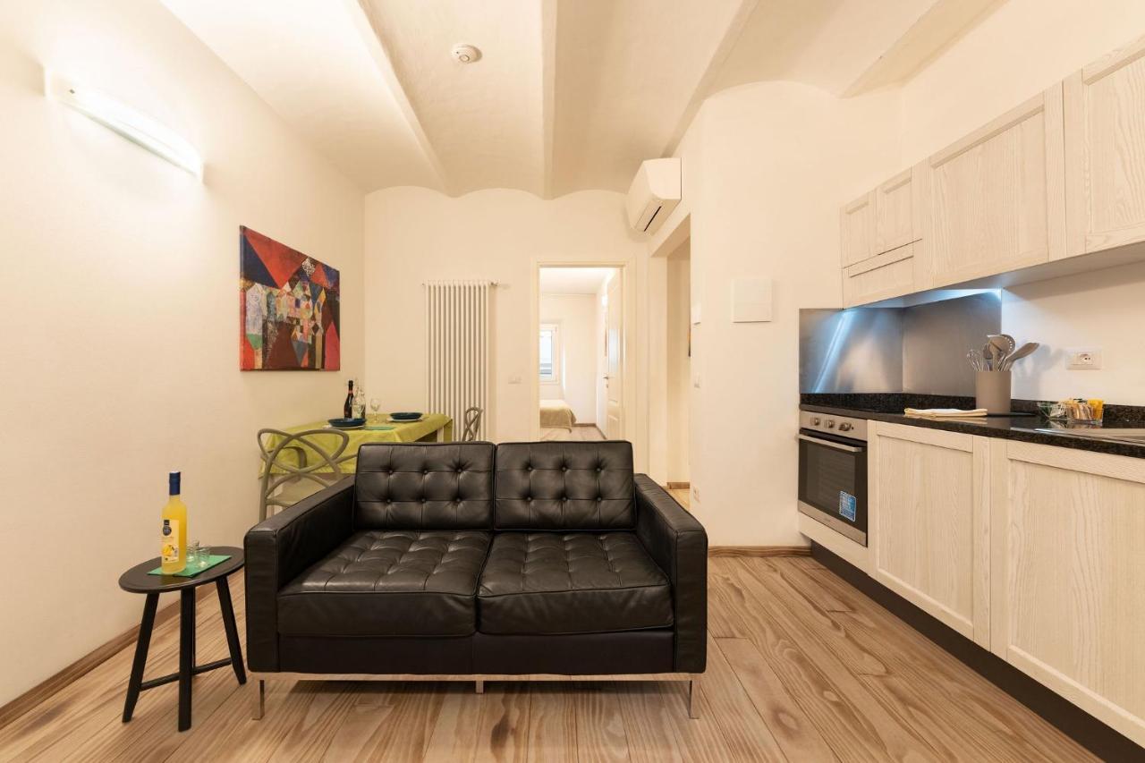 Istay - Zannetti Florence Luaran gambar