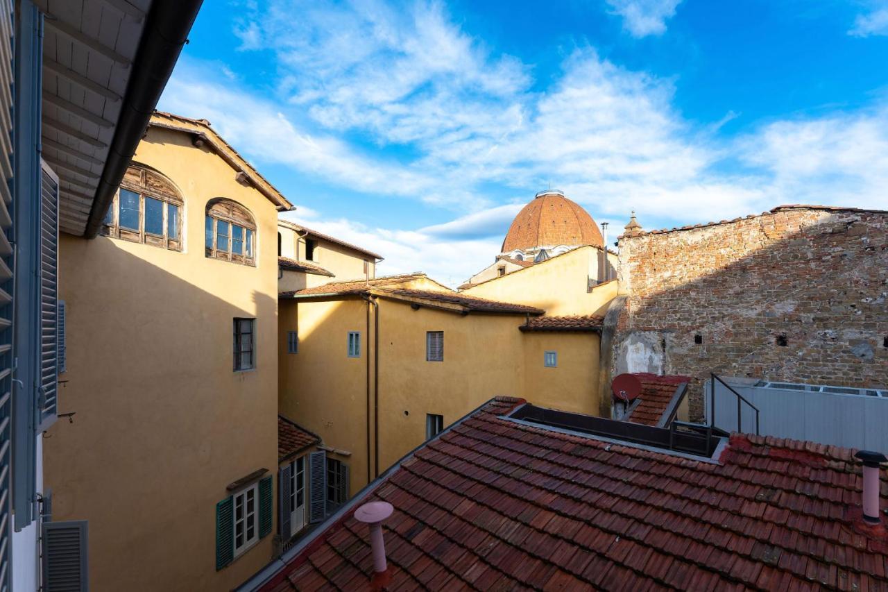 Istay - Zannetti Florence Luaran gambar