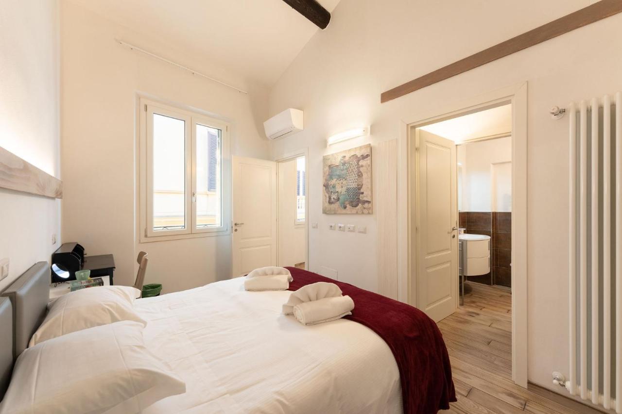 Istay - Zannetti Florence Luaran gambar