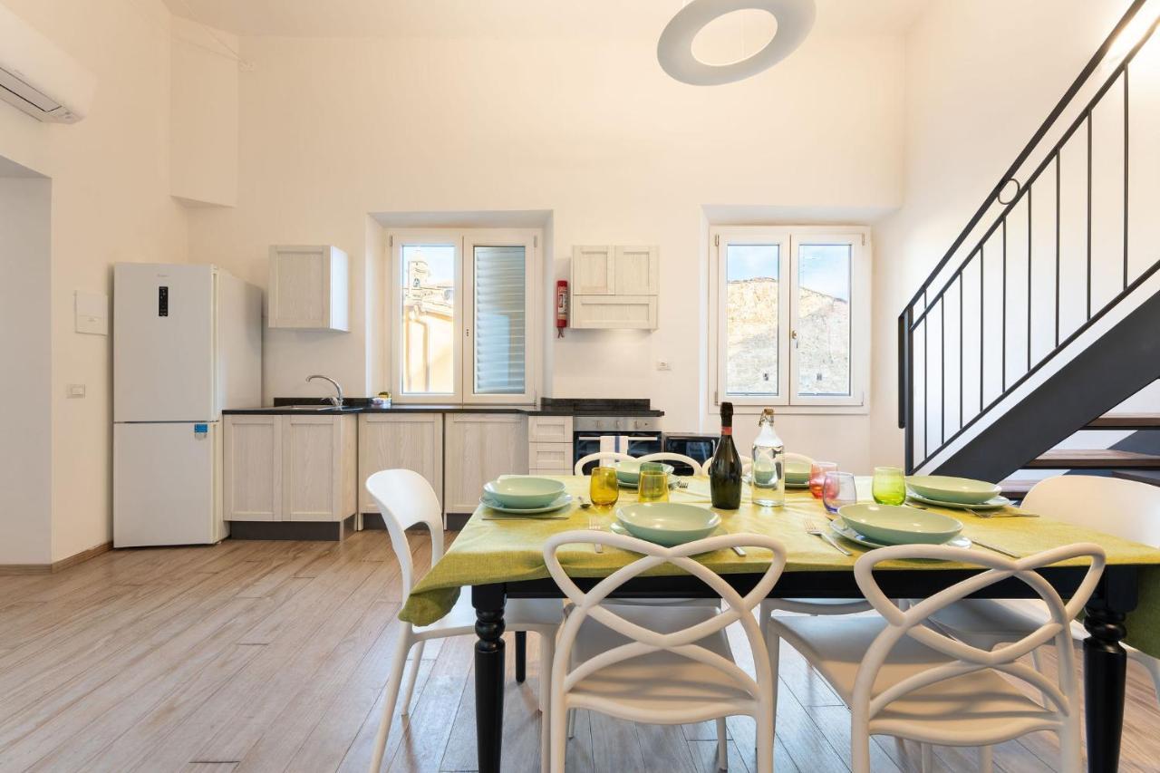 Istay - Zannetti Florence Luaran gambar