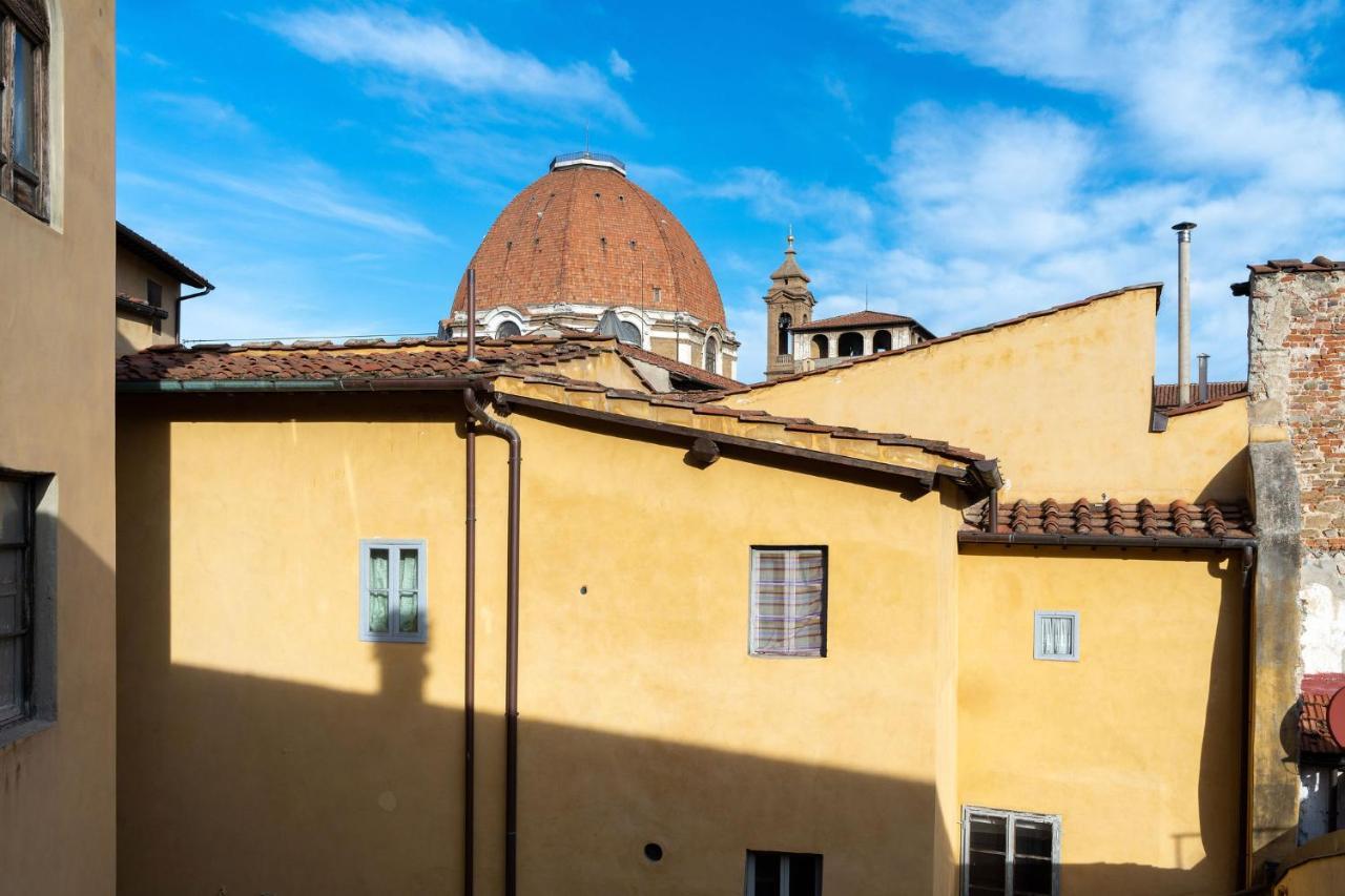Istay - Zannetti Florence Luaran gambar